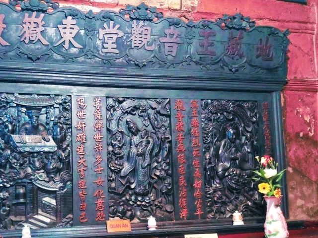 Visit Jade Emperor Pagoda