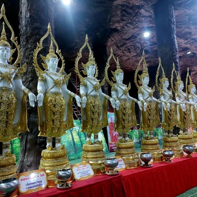 ขอพรพญานาคราช วัดมณีวงศ์ นครนายก