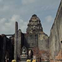 เที่ยวงานวังนารายณ์ ทานกะเพราวิวสวยๆ ที่ลพบุรี