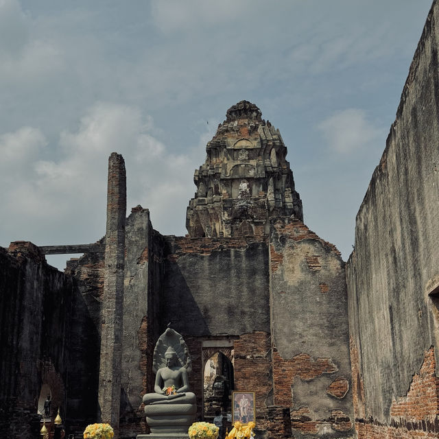 เที่ยวงานวังนารายณ์ ทานกะเพราวิวสวยๆ ที่ลพบุรี