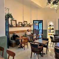 SERUMAH REUNITE CAFE | MODERN CLASSIC VINTAGE CONCEPT CAFE