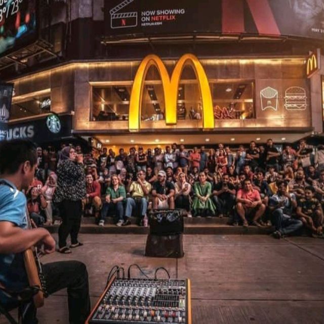 Discovering BUKIT BINTANG.Where culture, food and shopping come together.