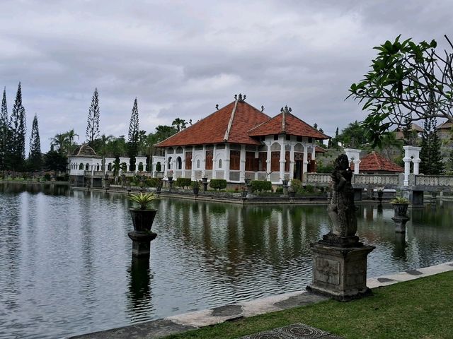 【バリ島】美しい水の離宮「taman ujung」