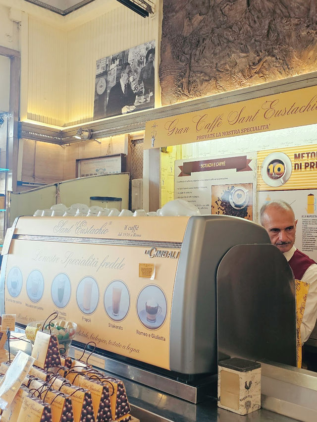 Café close to Panthéon 