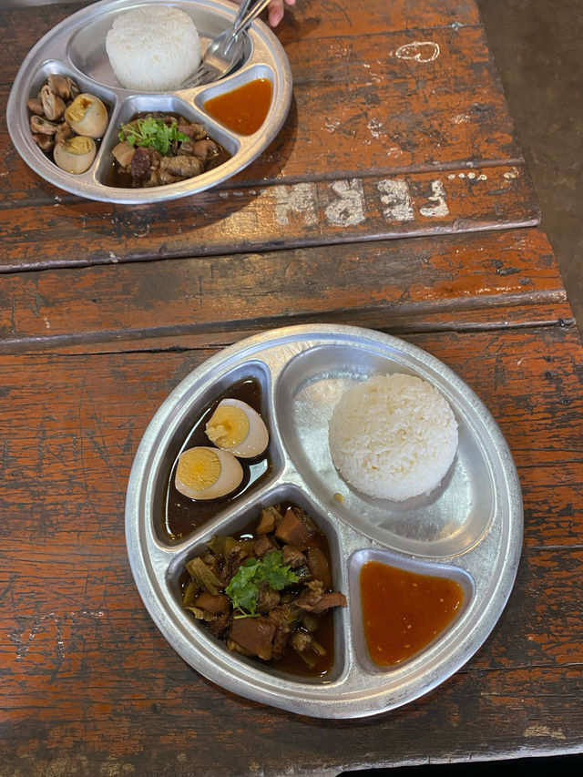 ร้านข้าวขาหมูเชียงคาน | จ.เลย 🏡🚲⛰️☀️