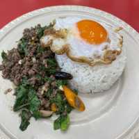 【バンコク】地元民も絶賛！ガパオライスを食べるならここ！🇹🇭