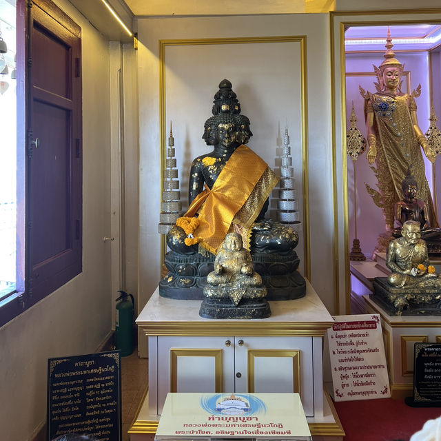 ภูเขาทอง • กรุงเทพมหานคร