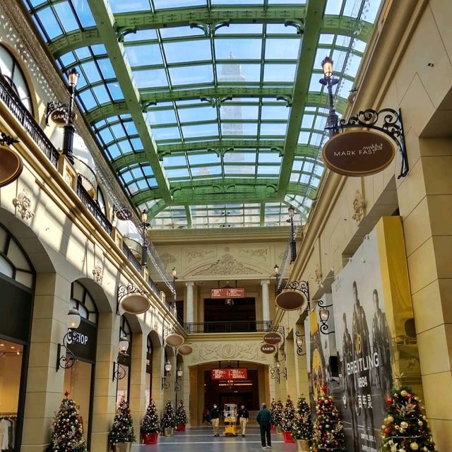 The Parisian Macao