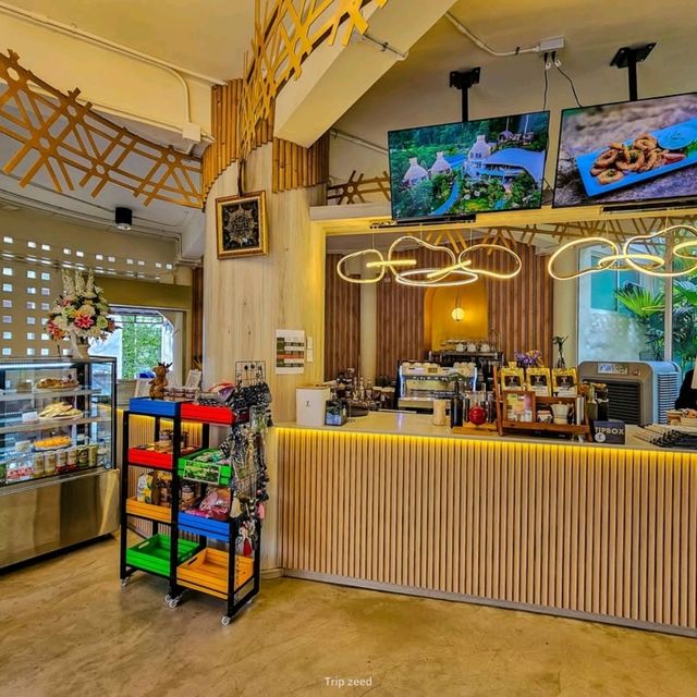 คาเฟ่เปิดใหม่ แม่กำปอง