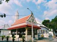 泰國曼谷皇家古跡寺廟景點:Wat Nang Nong，白色莊嚴肅穆建築，適合打卡拍照📸