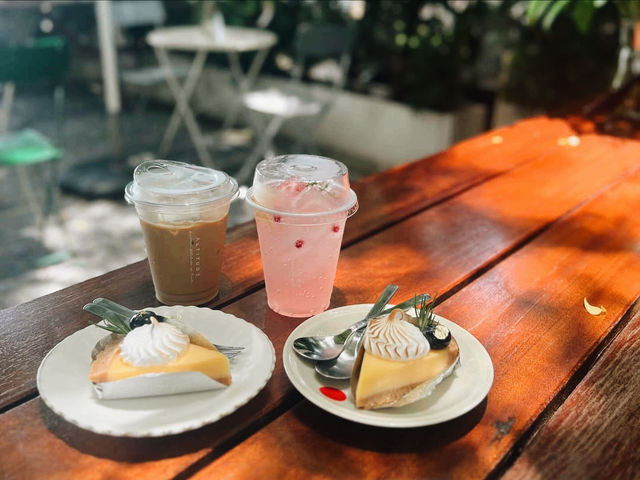 Altitude Cafe in Bang Phra