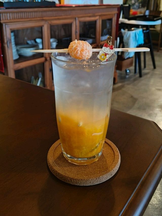 A Cafe That Feels Like Art in Every Corner