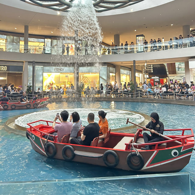 Singapore Unveiled: A Journey Through Modern Wonders & Hidden Gems