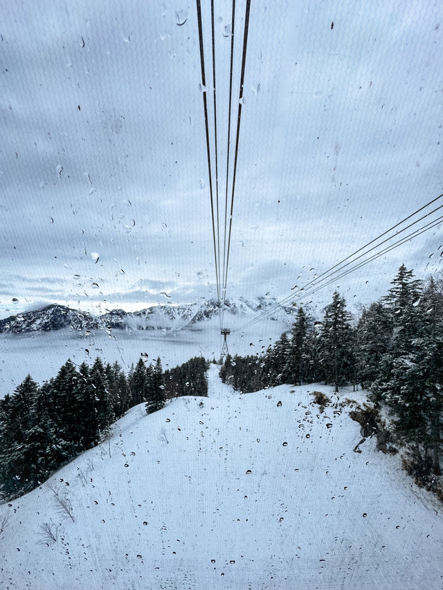 來搭一趟新穗高纜車會被雪景震撼到🩵🤍🚠