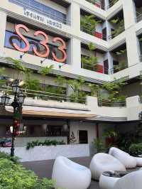 曼谷｜澎蓬站蘇坤逸生活圈 S33酒店性價比極高 對巷就是自助洗衣