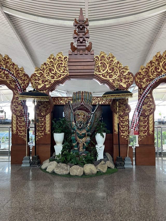 ท่าอากาศยานนานาชาติงูระห์ไร สนามบินบาหลี