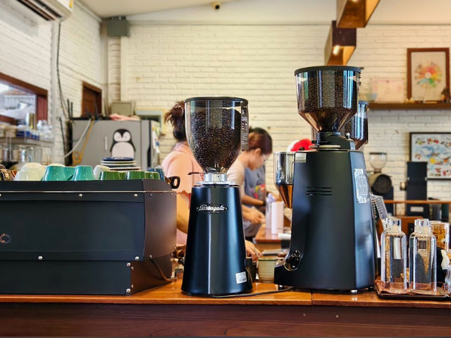 LIFE Roaster - คาเฟ่เอาใจคอกาแฟ