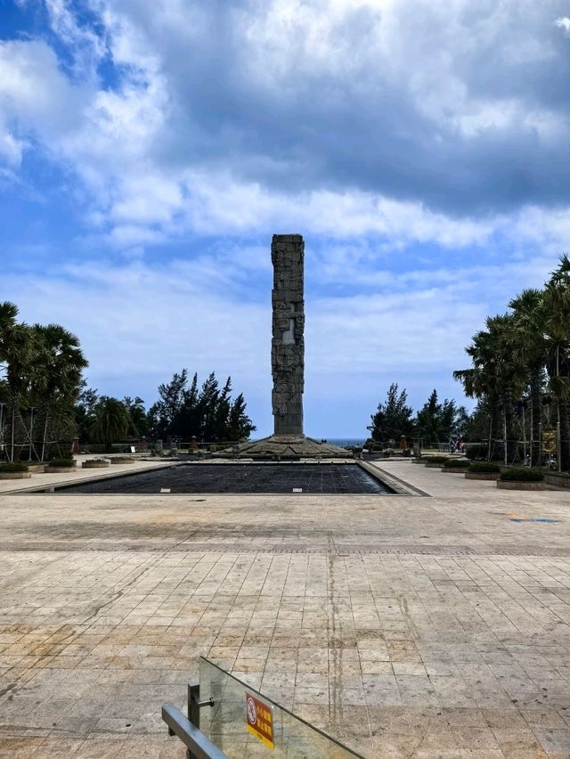Yalong Bay Central Square Totem Pole