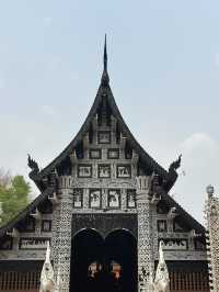 วัดโลกโมฬี วัดสวยเก่าแก่ในตัวเมืองเชียงใหม่