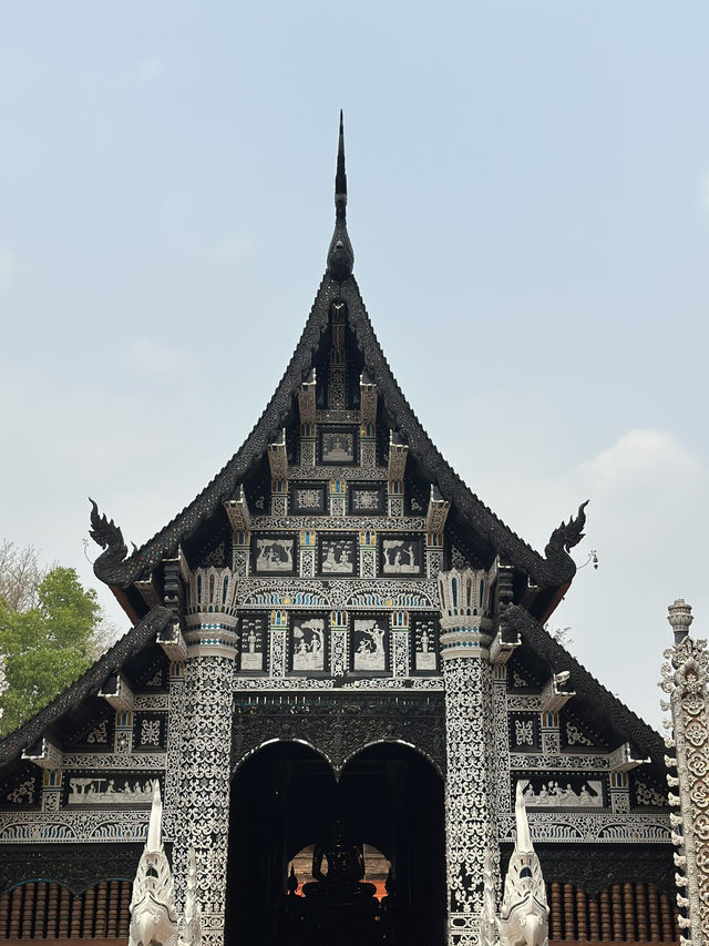 วัดโลกโมฬี วัดสวยเก่าแก่ในตัวเมืองเชียงใหม่