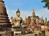 🏛️🌿 SUKHOTHAI WEEKEND ESCAPE: Where Ancient Kingdoms & Lotus Ponds Await! 