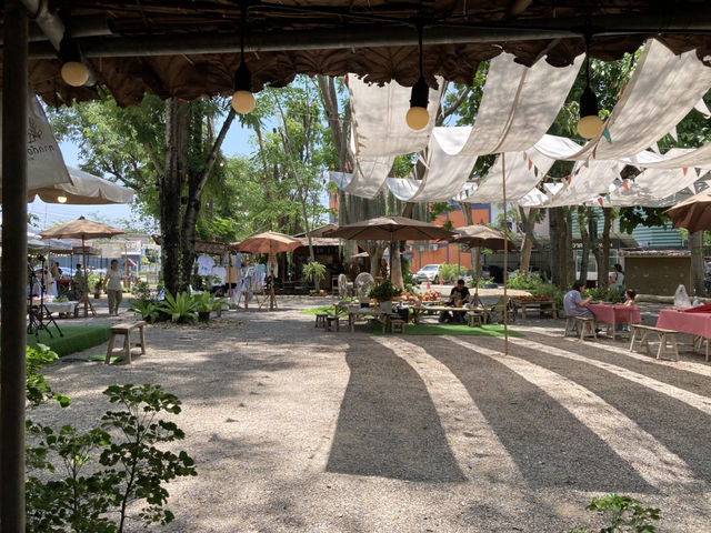 เที่ยวได้ทุกฤดูแบบชิล ๆ “กาดต๋องตึง”