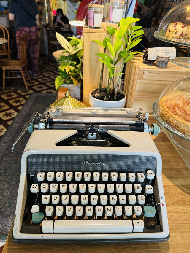 Cuppa & Typewriter Vibes