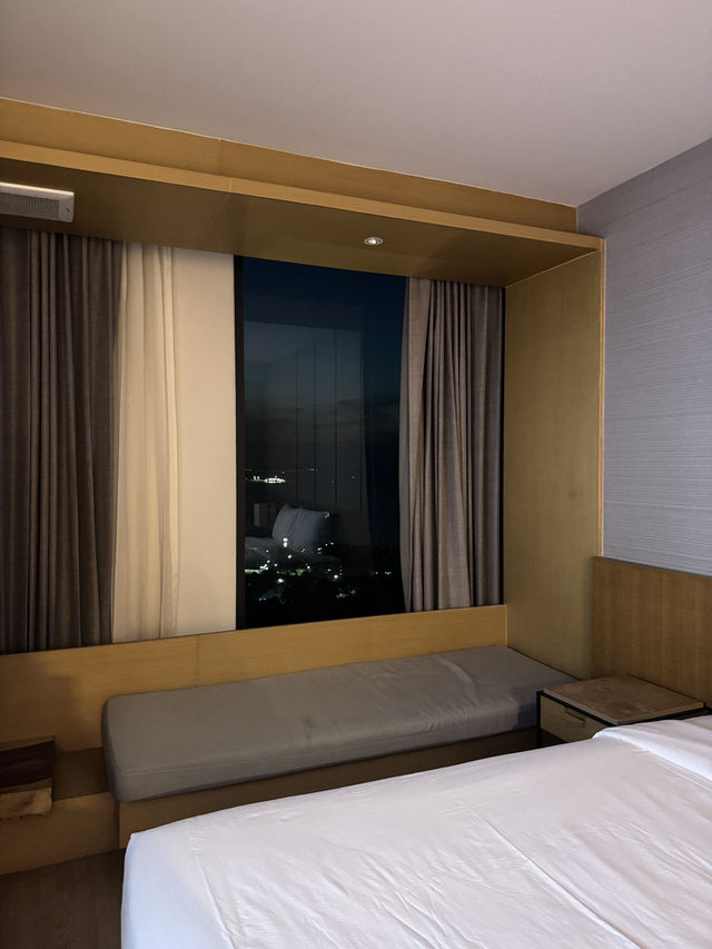 นอนชมวิวทะเลที่ Arize Hotel Sri Racha