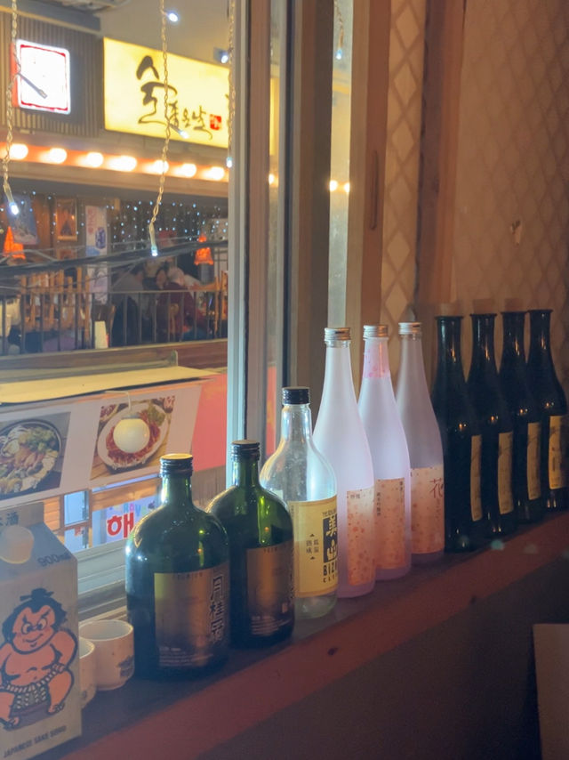 피규어 보면서 먹는 이자캬야