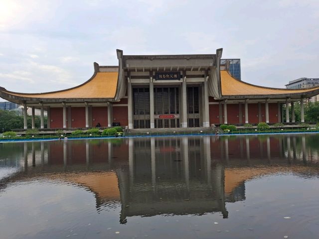 Visit the historic Sun Yat-sen Memorial Hall in Taipei, Taiwan