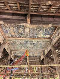 วัดโคกศรีษะเกษ: ชมจิตรกรรมฝาผนังบนเพดานในฤดูฝน