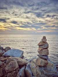 Where the Sea Meets the Sky: Sunset Serenity at Pantai Malindo