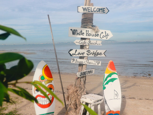 White House Beach Café & Restaurant