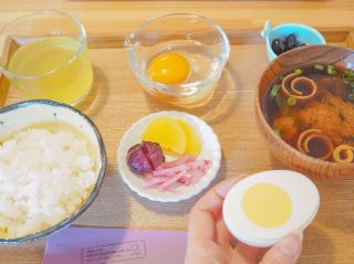 【Tanba Sasayama】A specialty restaurant for tamago kake gohan (rice with raw egg) that opens only on weekends and holidays from 7 AM.