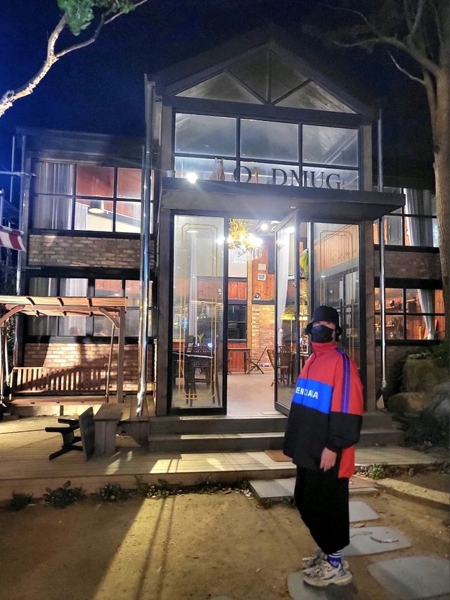 밤분위기가 운치있는 송정 감성카페