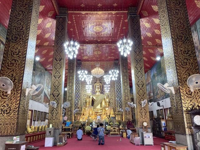 กราบไหว้พระธาตุขอพร “วัดพระธาตุหริภุญชัย”