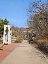 자연과 예술이 어우러진 멋진 공간에서편안한 산책과 감성 가득한 야외데이트를 즐길 수 있는곳