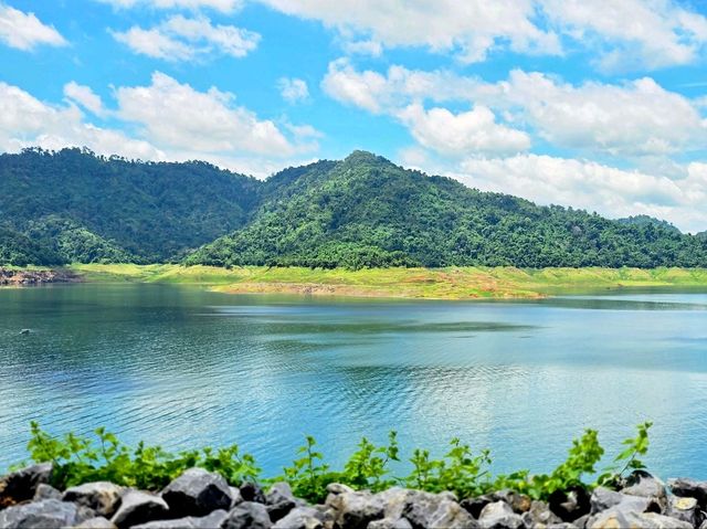 เขื่อนขุนด่านปราการชล