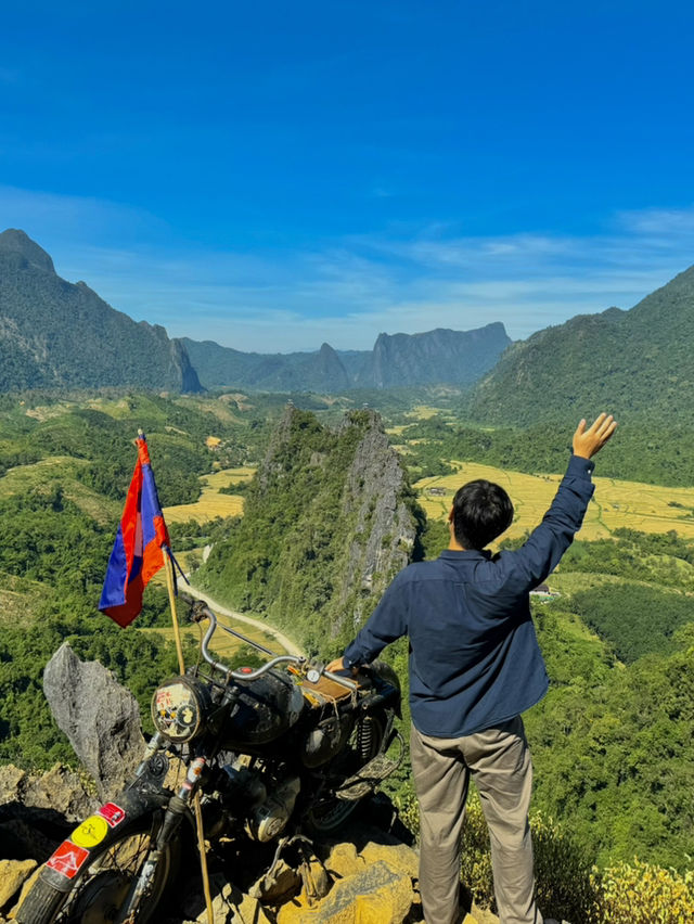 ผาหนามไซ จุดชมวิวสุดฮิต วังเวียง ⛰️🍃