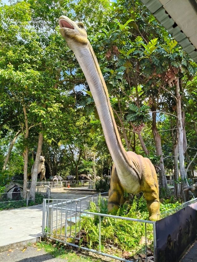 Discover Dinosaur Adventures at Muar's Donhu Jurassic Garden!