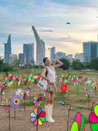 Check in ngọn đồi chong chóng siu xinh mới toanh vừa xuất hiện tại Sài Gòn 📸