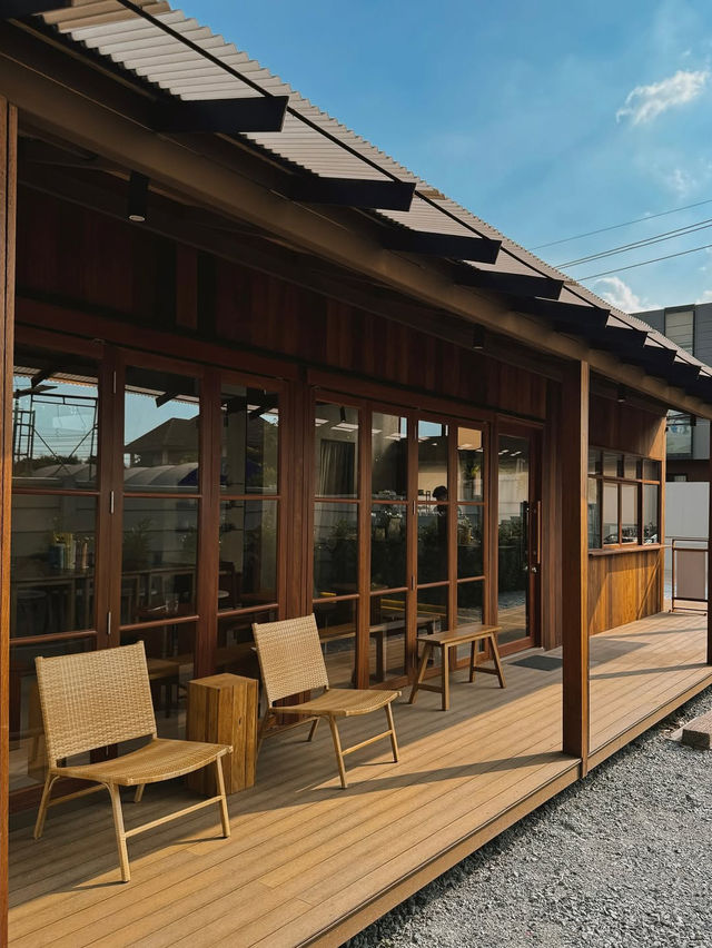 🇹🇭泰國暖武里｜森林系日式咖啡館 Yasu Coffee