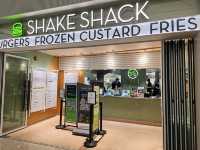 仁川機場的第一口幸福，Shake Shack 韓堡初體驗。