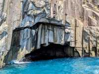 【日本にもあった！三重の“青の洞窟”で神秘の海体験】