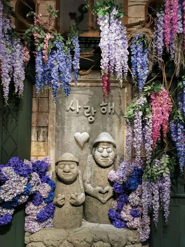 雨の日もOK！かわいいショッピングモール