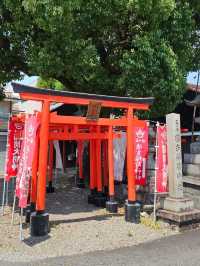 舉起石頭願望成真〔大垣市 德吉稻荷神社〕