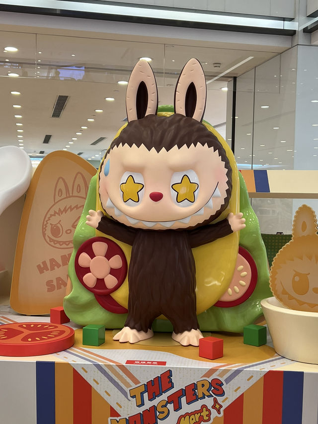 泡泡瑪特拉布布登陸香港尖沙咀商場🤩愛了