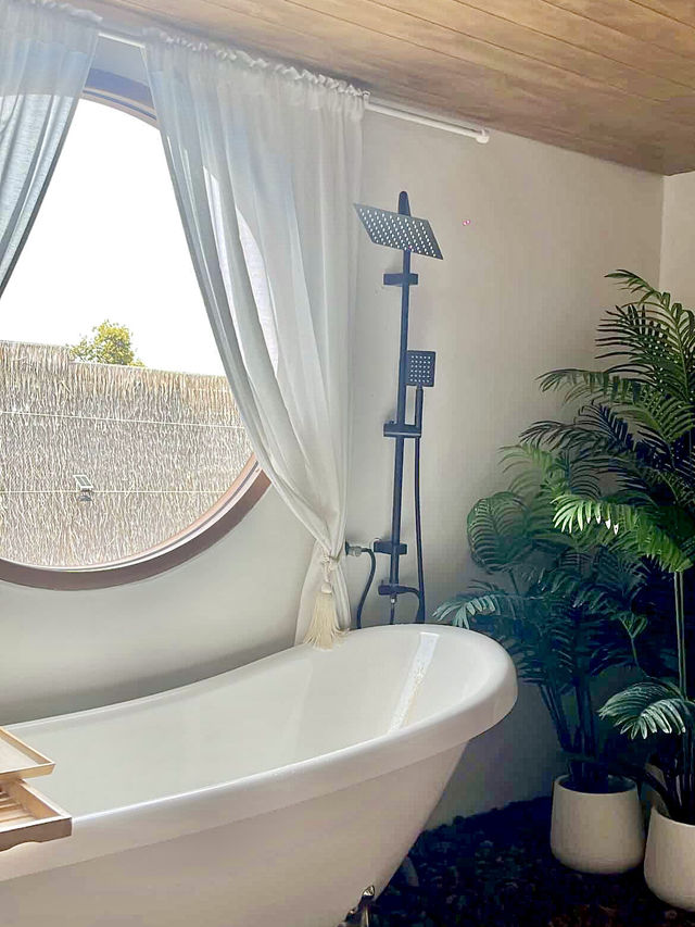 🏝️🌈 พักใจกลางทะเลที่ “Last Sea Resort”