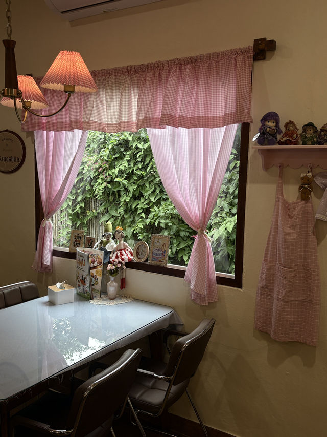 ที่พักศรีราชาและคาเฟ่สุดน่ารัก