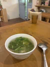 《宜蘭〈芭蕉小喜〉清燉臭豆腐，讓我願意為它專程再來一次》